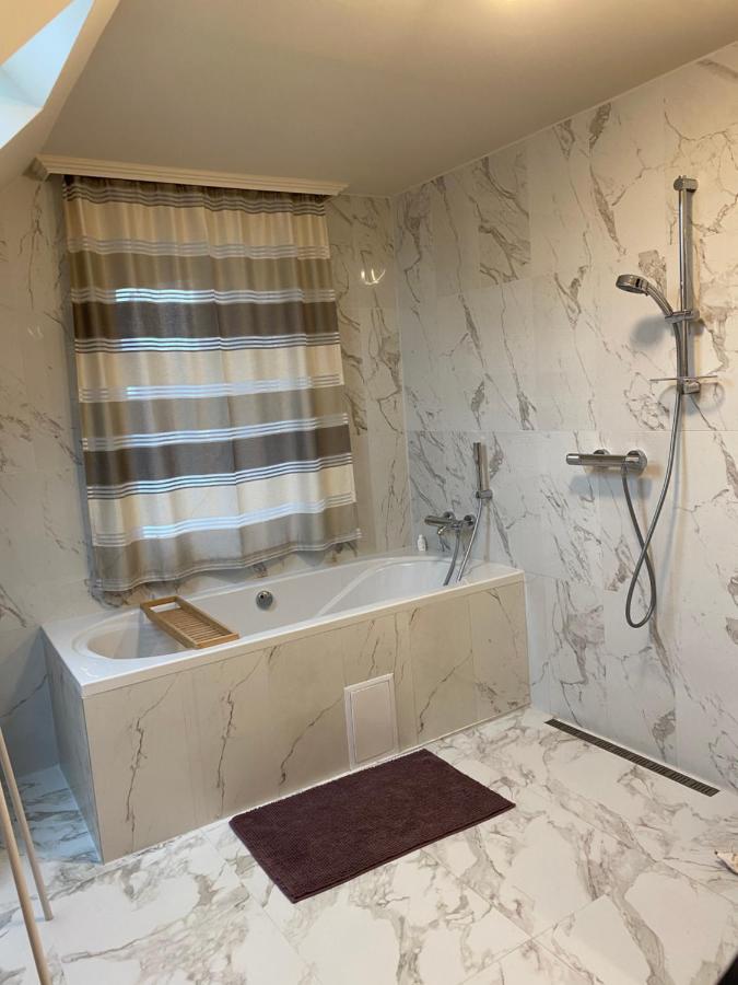 Annarosa Apartman Balatonszarszo Esterno foto