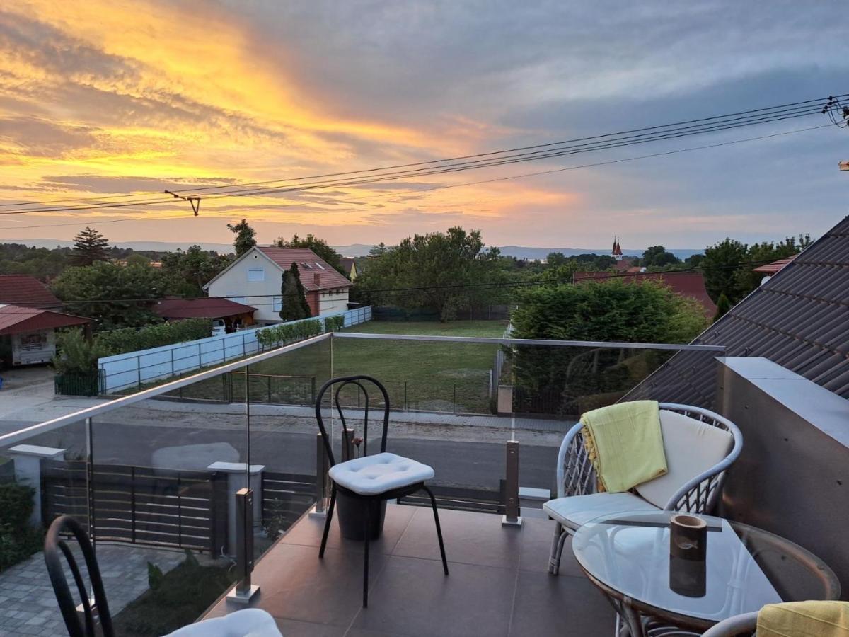 Annarosa Apartman Balatonszarszo Esterno foto